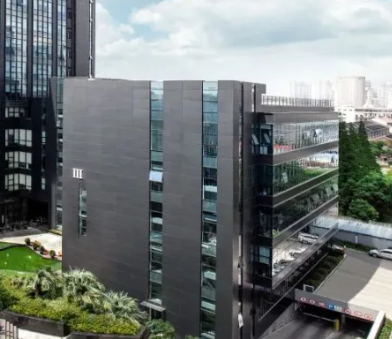 运动鞋服批零市场趋势分析:2024年健身器材与户外装备采购指南